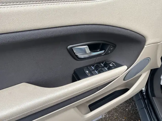 Land Rover Range Rover Evoque view 8