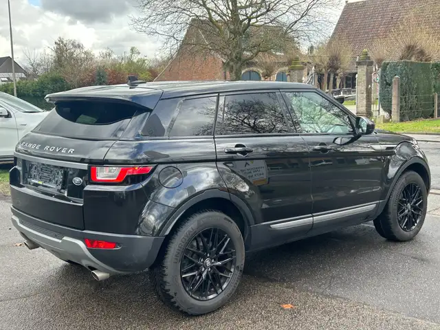 Land Rover Range Rover Evoque view 3
