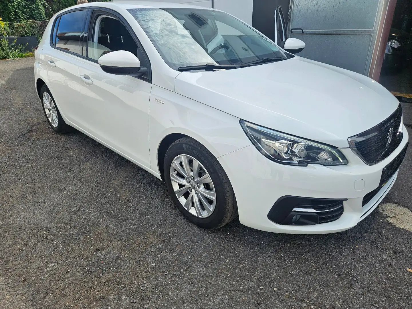Peugeot 308 Weiß - 1