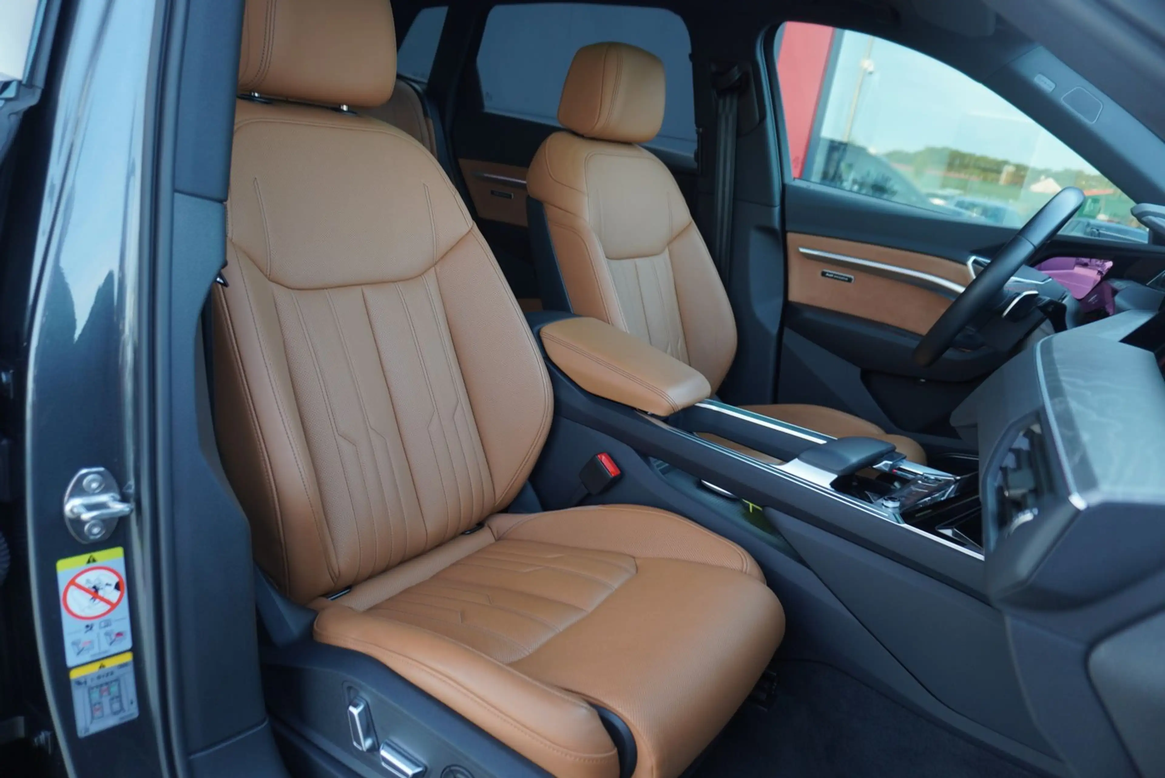 Audi Q8 e-tron 55 Quattro S-Line"22Zoll/Pano/UPE135/ — photo 10
