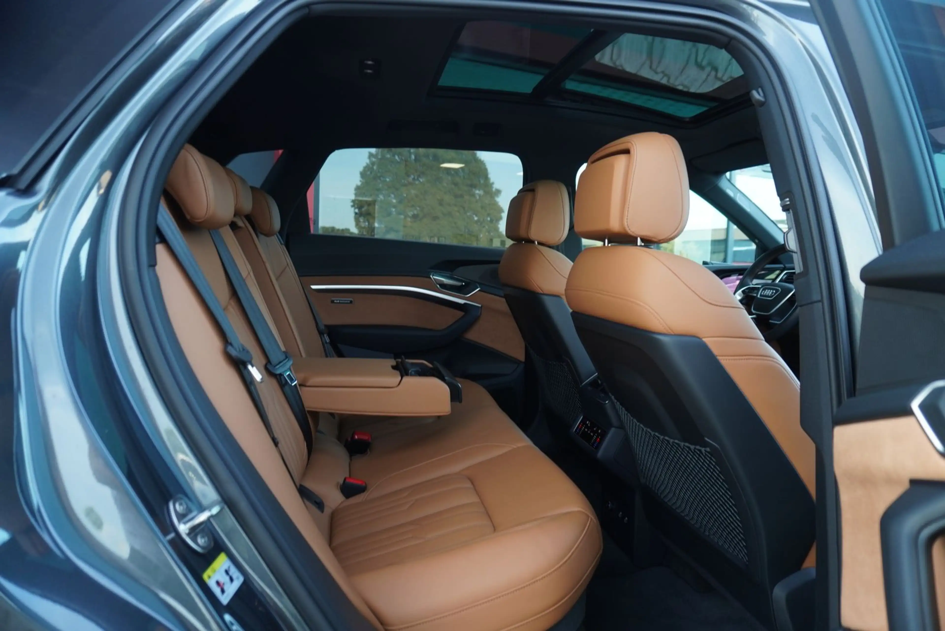 Audi Q8 e-tron 55 Quattro S-Line"22Zoll/Pano/UPE135/ — photo 11