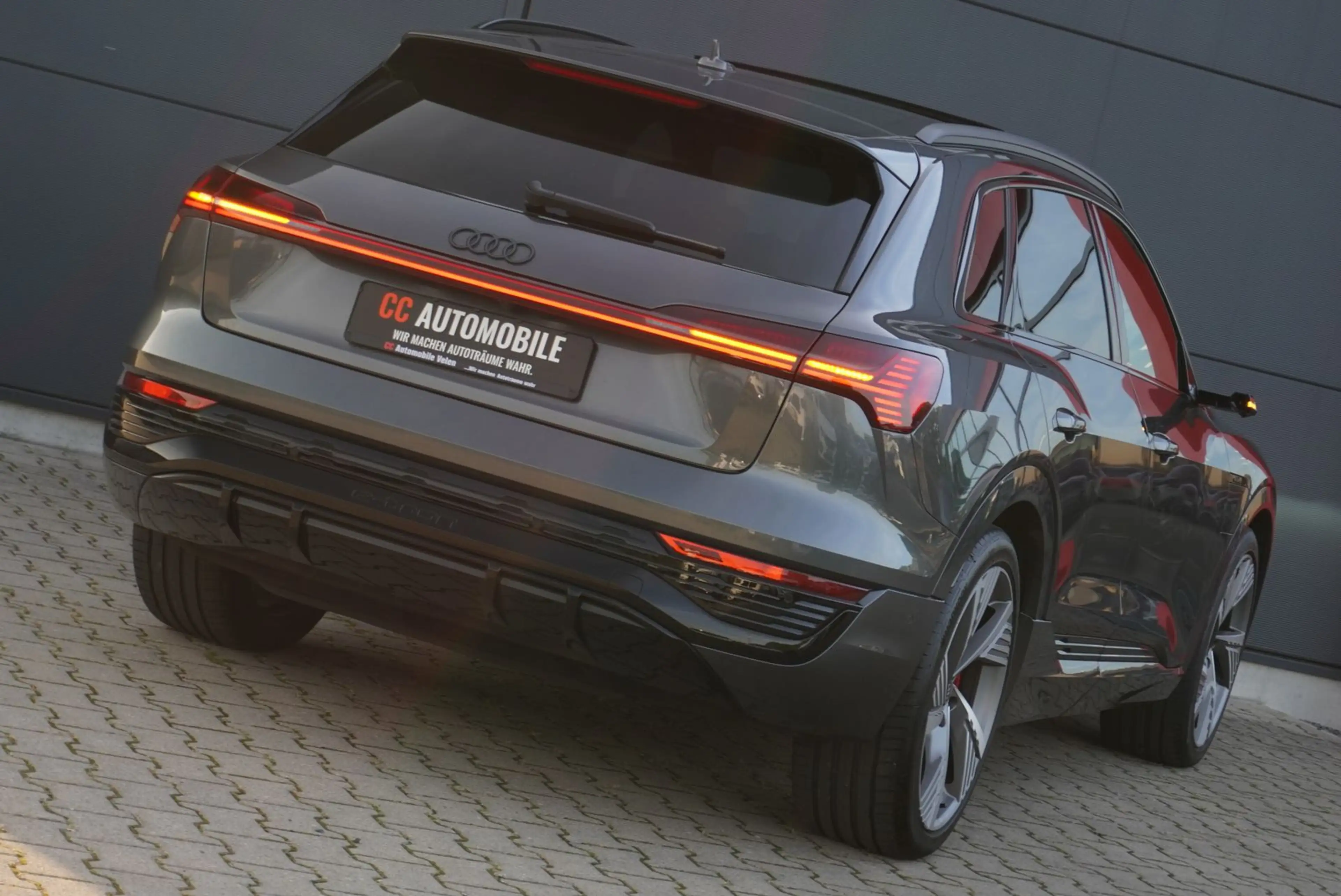 Audi Q8 e-tron 55 Quattro S-Line"22Zoll/Pano/UPE135/ — photo 5