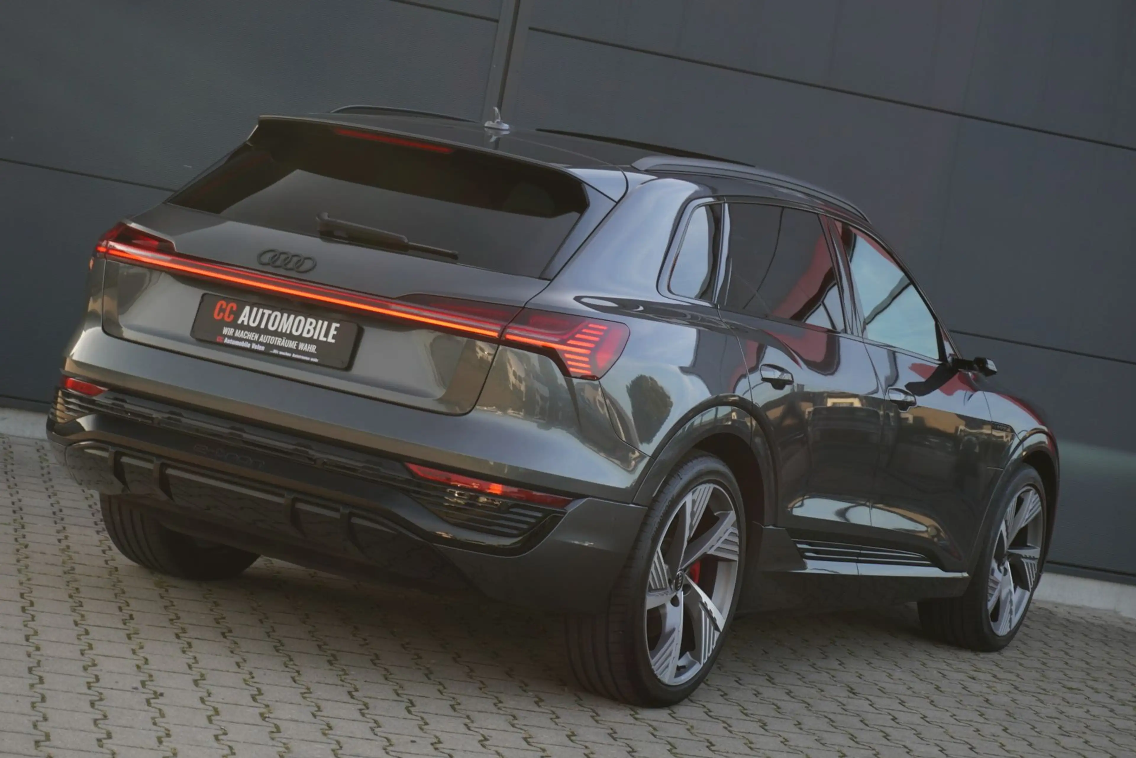 Audi Q8 e-tron 55 Quattro S-Line"22Zoll/Pano/UPE135/ — photo 6