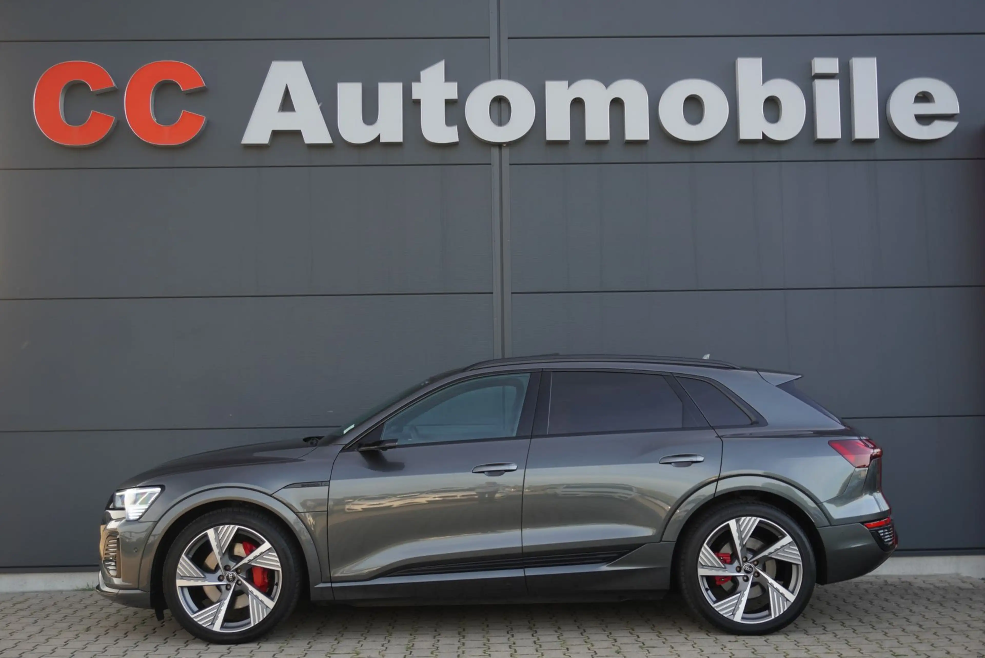 Audi Q8 e-tron 55 Quattro S-Line"22Zoll/Pano/UPE135/