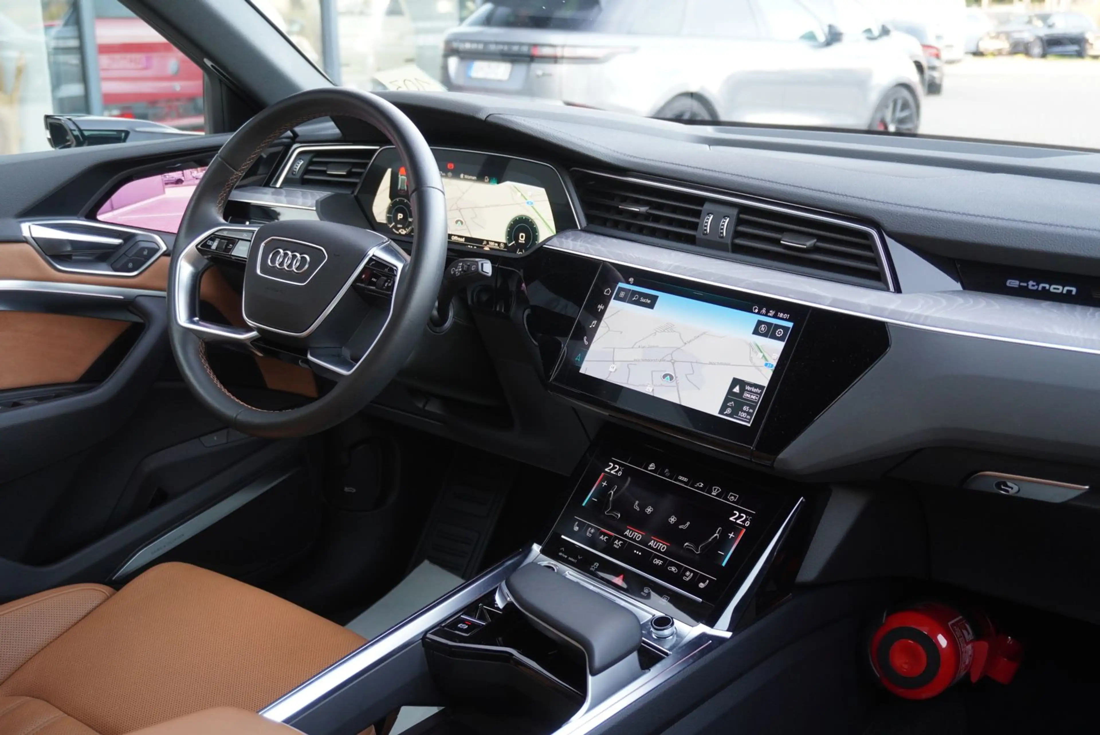 Audi Q8 e-tron 55 Quattro S-Line"22Zoll/Pano/UPE135/ — photo 12