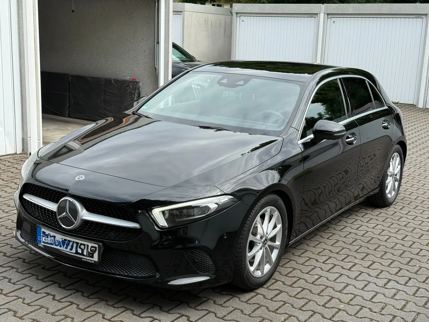 Mercedes-Benz A 160 mit HUD/AHK/PDC/360° Kamera Чёрный - 2