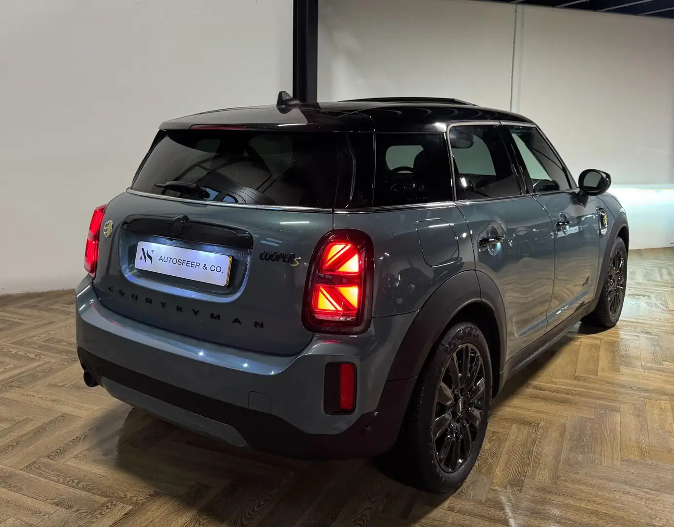 MINI Cooper S Countryman Mini 2.0 E ALL4 MINI Yours PANO MEMORY VOL' Šedá - 2