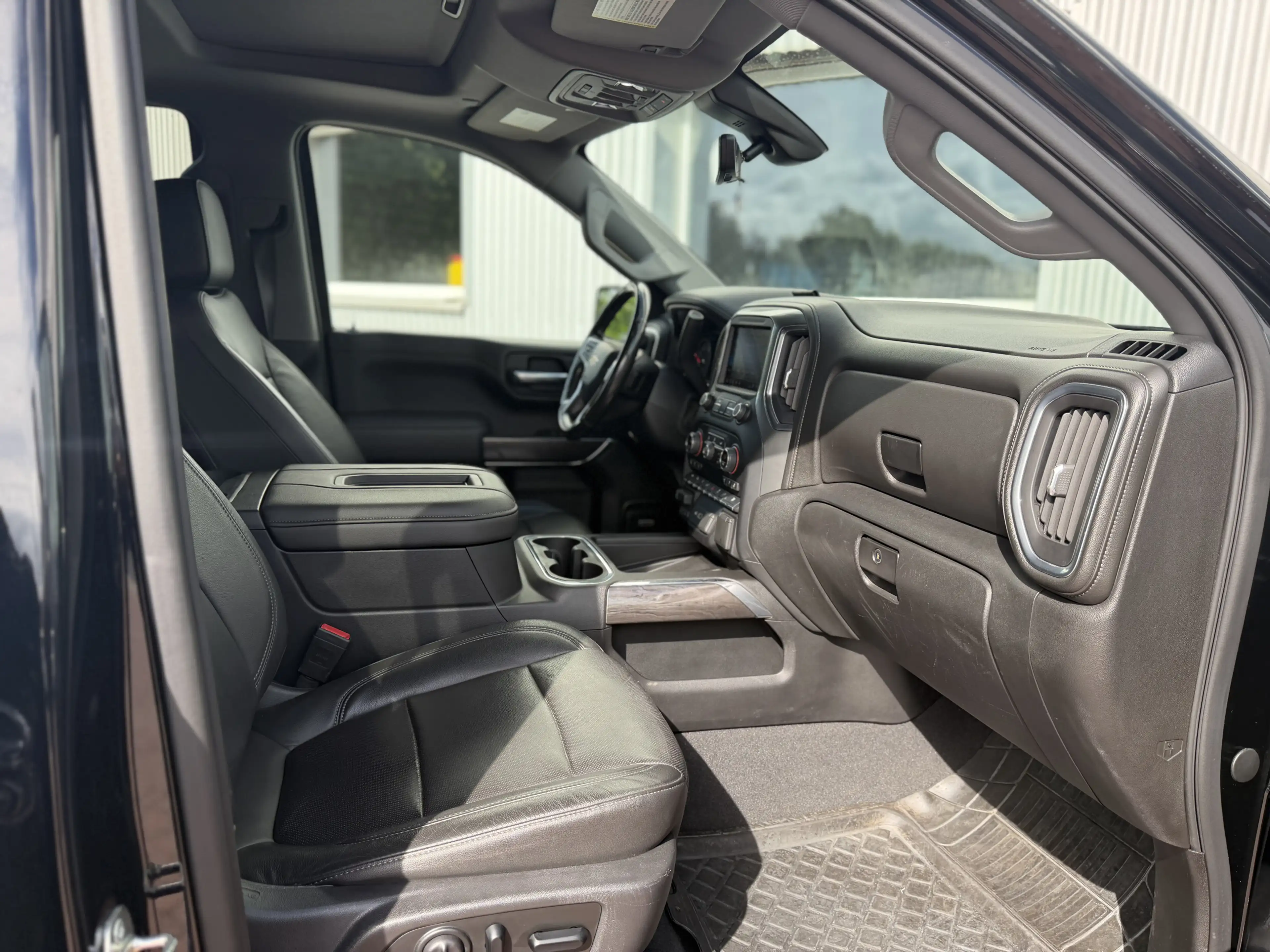 Chevrolet Silverado LTZ Schiebedach Bose HUD 360° LPG Gas — photo 11
