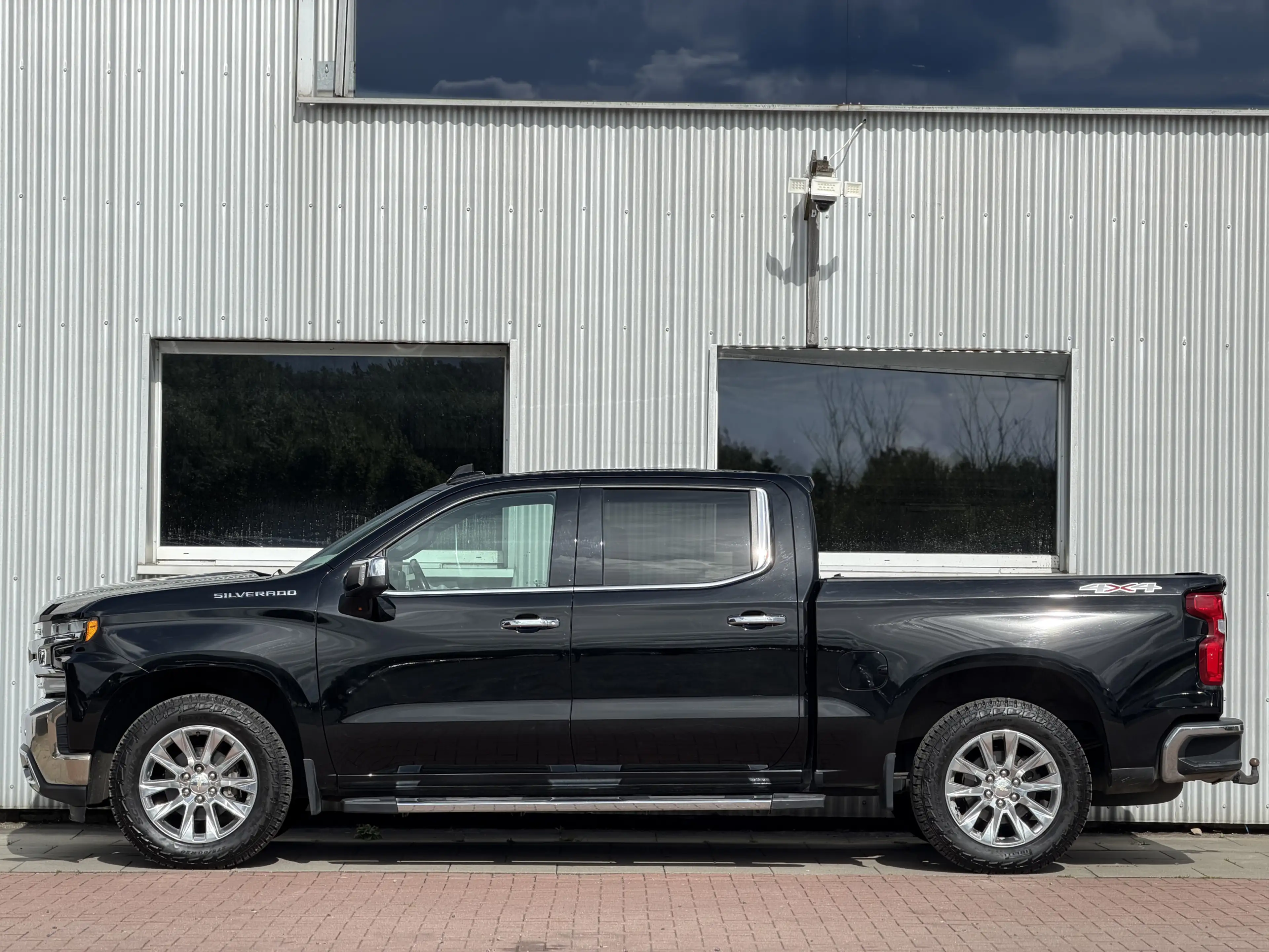 Chevrolet Silverado LTZ Schiebedach Bose HUD 360° LPG Gas — photo 4