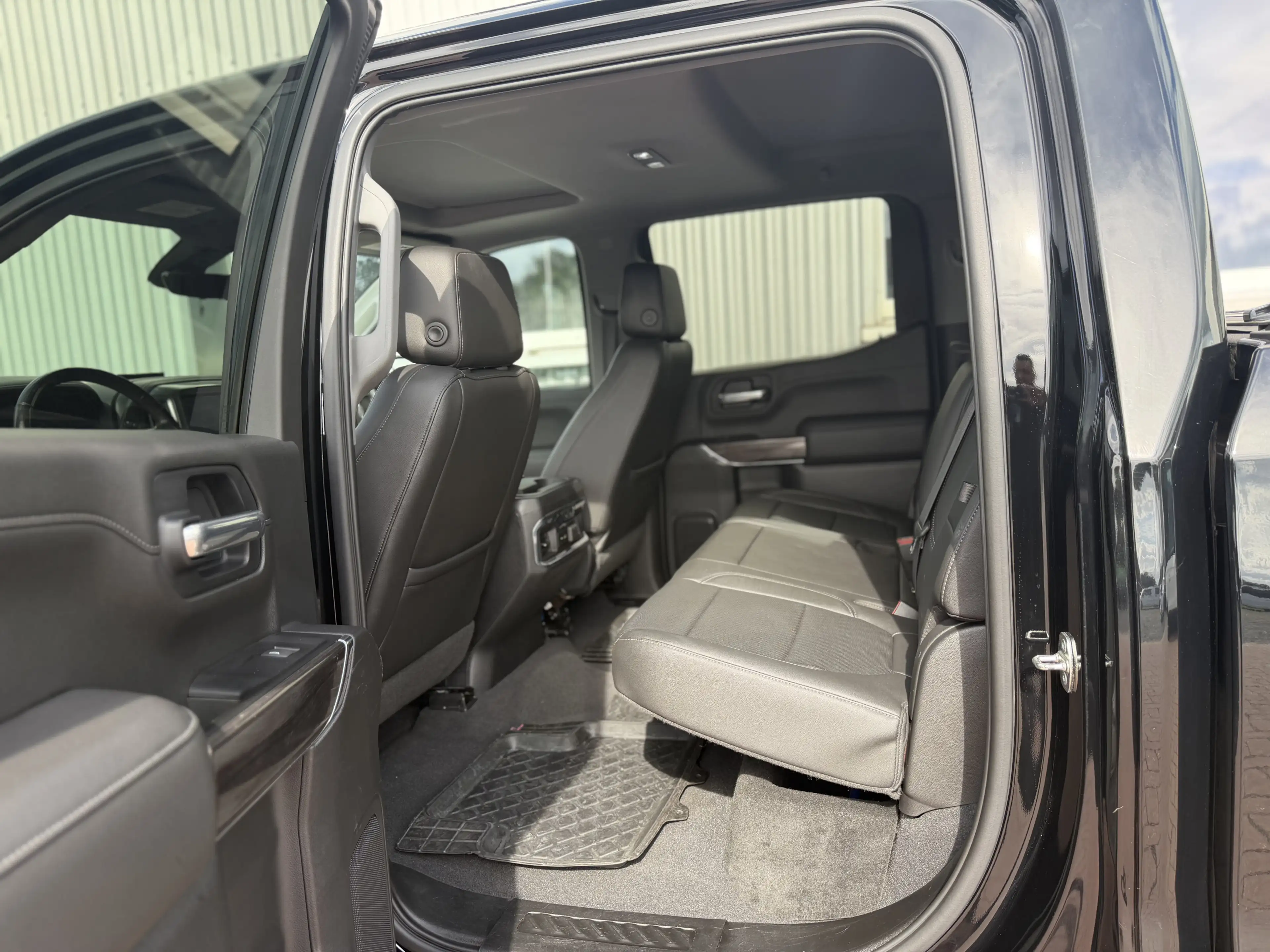 Chevrolet Silverado LTZ Schiebedach Bose HUD 360° LPG Gas — photo 14