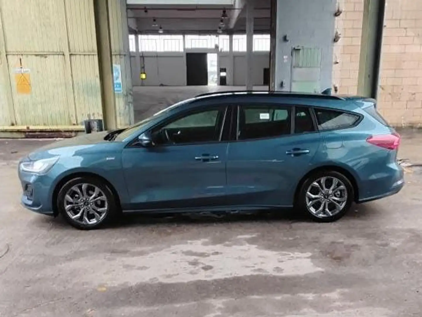 Ford Focus Wagon ST-Line 1.0 EcoBoost Hybrid 125CV Blu/Azzurro - 2