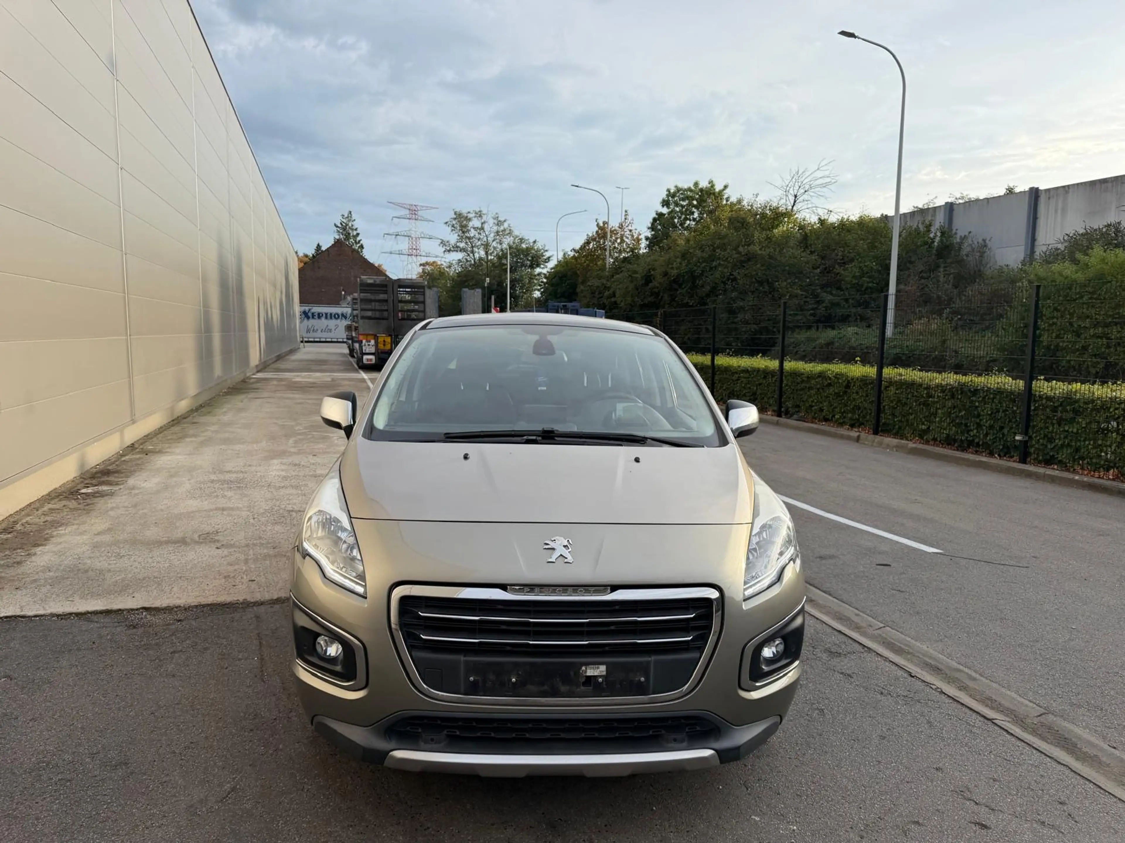 Peugeot 3008 3008 1.2 PureTech Allure — photo 2