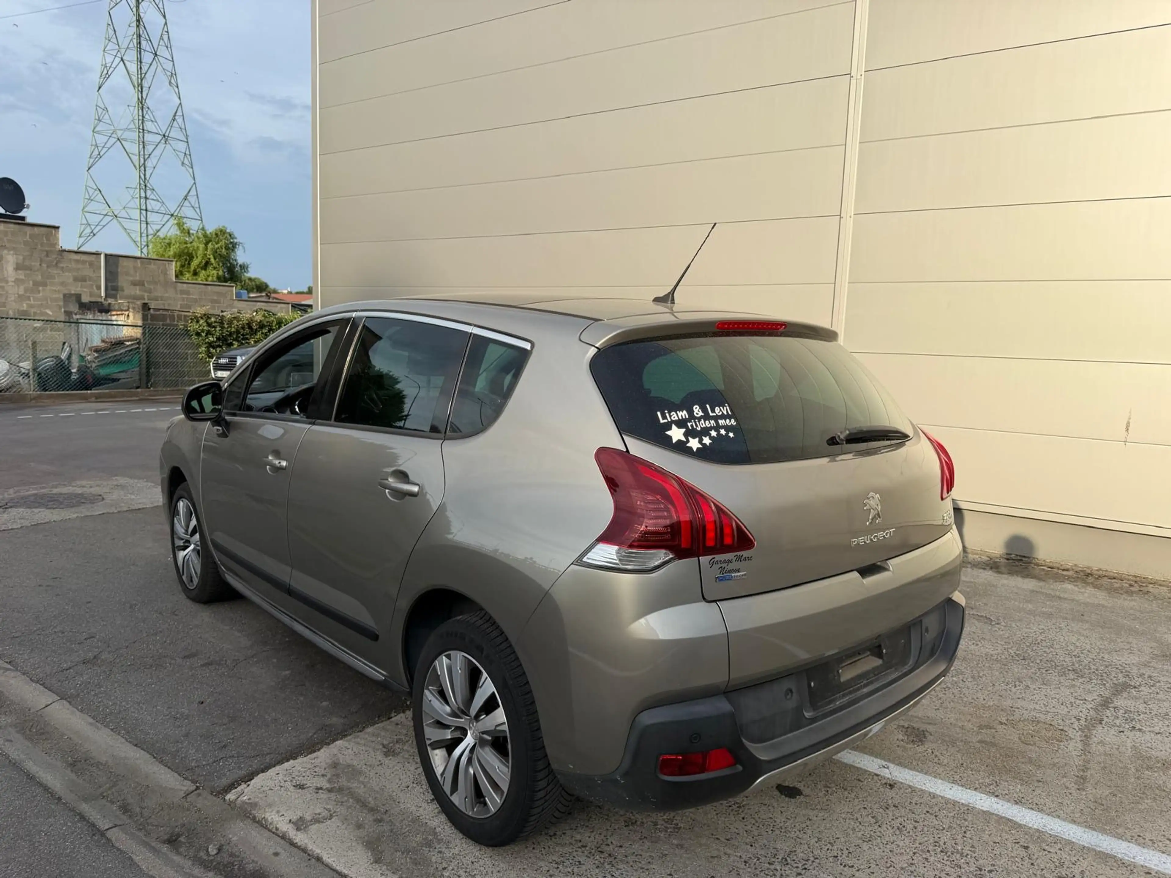 Peugeot 3008 3008 1.2 PureTech Allure — photo 10