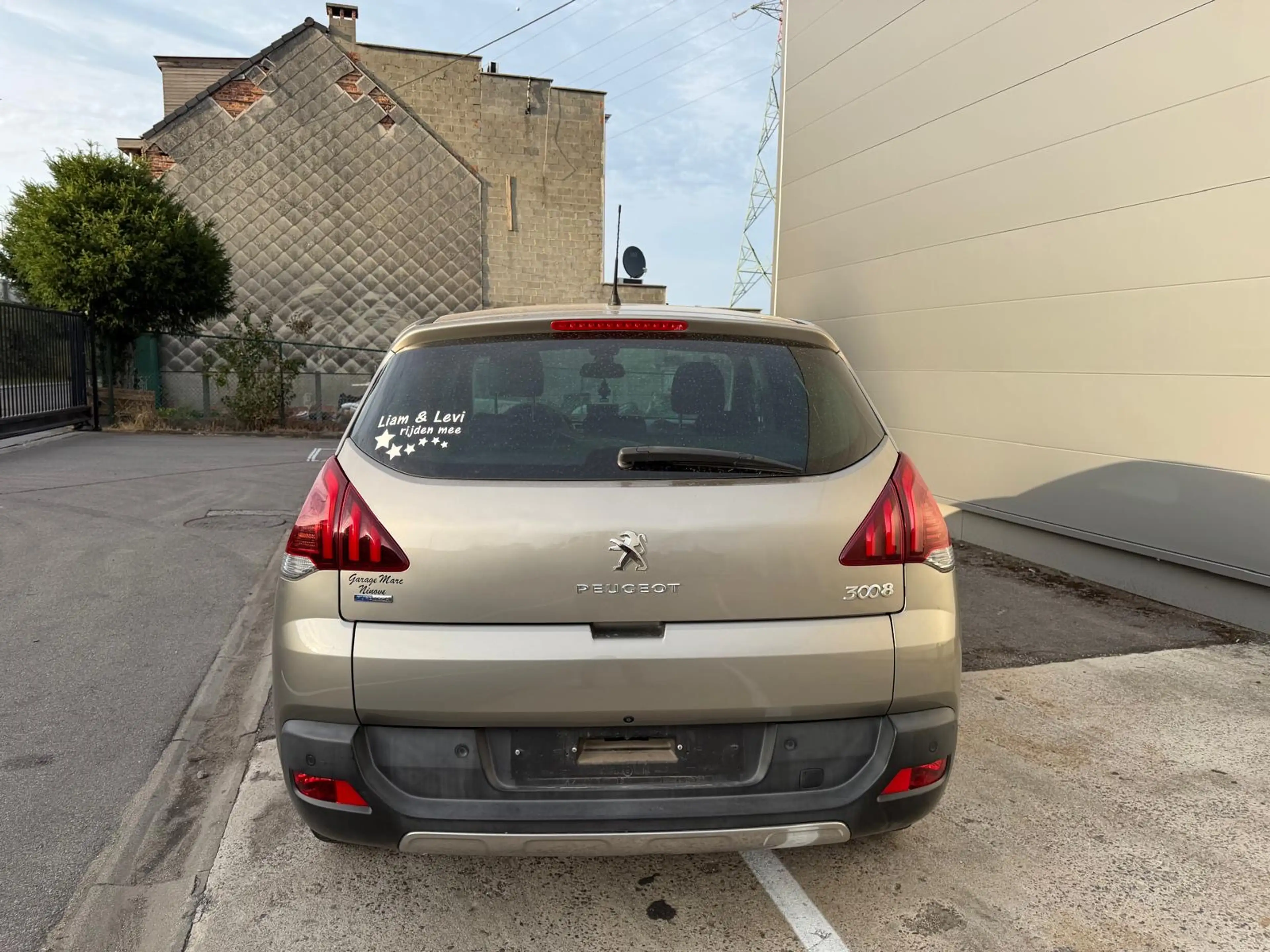 Peugeot 3008 3008 1.2 PureTech Allure — photo 11