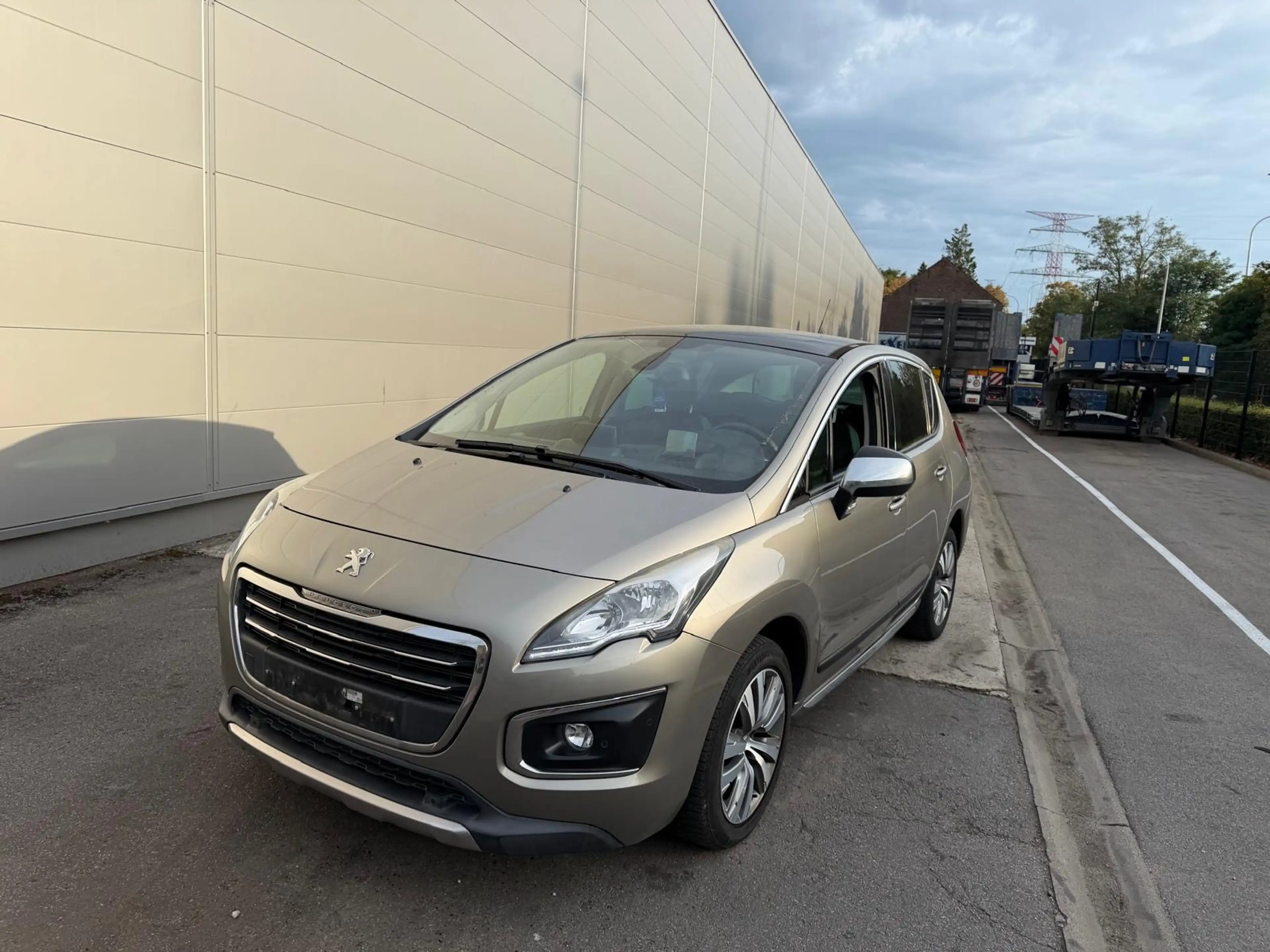 Peugeot 3008 3008 1.2 PureTech Allure — photo 3