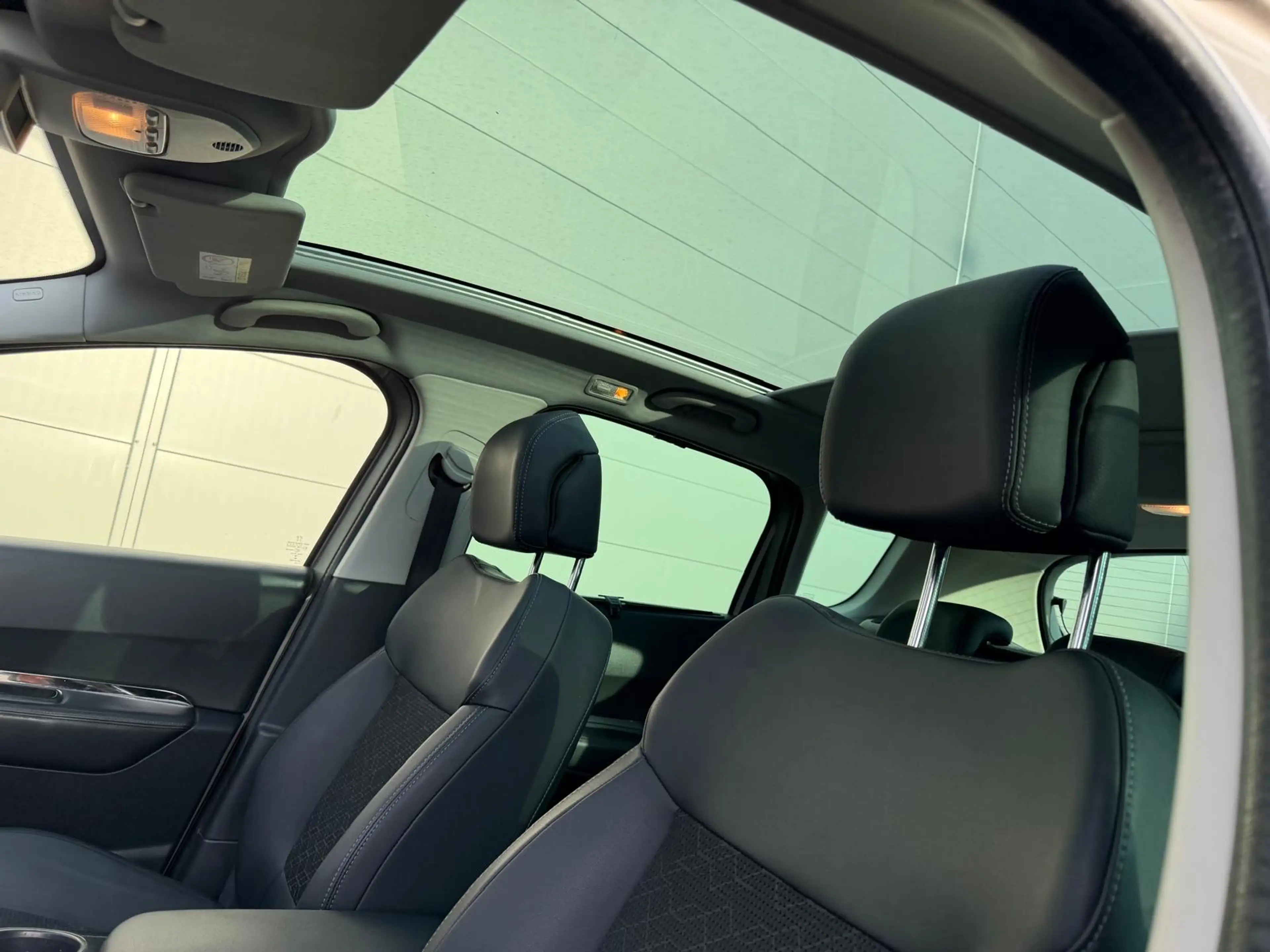 Peugeot 3008 3008 1.2 PureTech Allure — photo 8