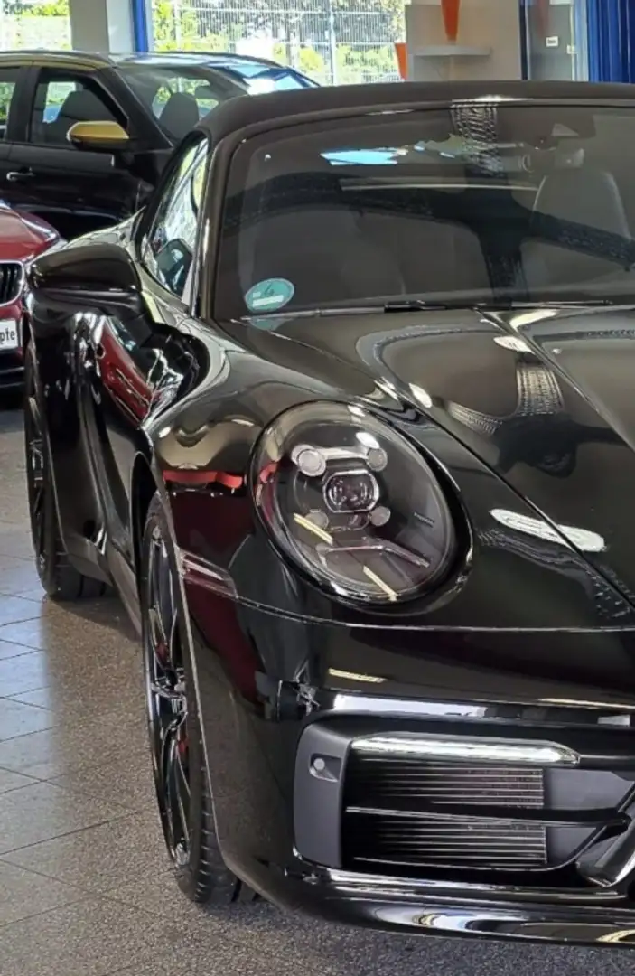Porsche 992 Carrera Cabriolet Negro - 1