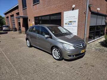 Automaat , trekhaak Benzine