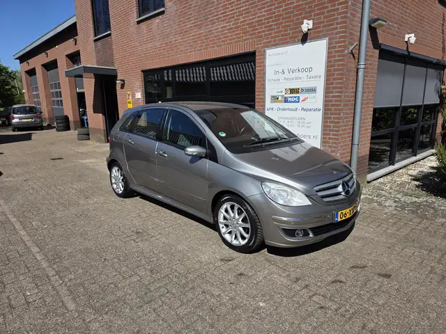 Mercedes-Benz B 200 Automaat , trekhaak Benzine