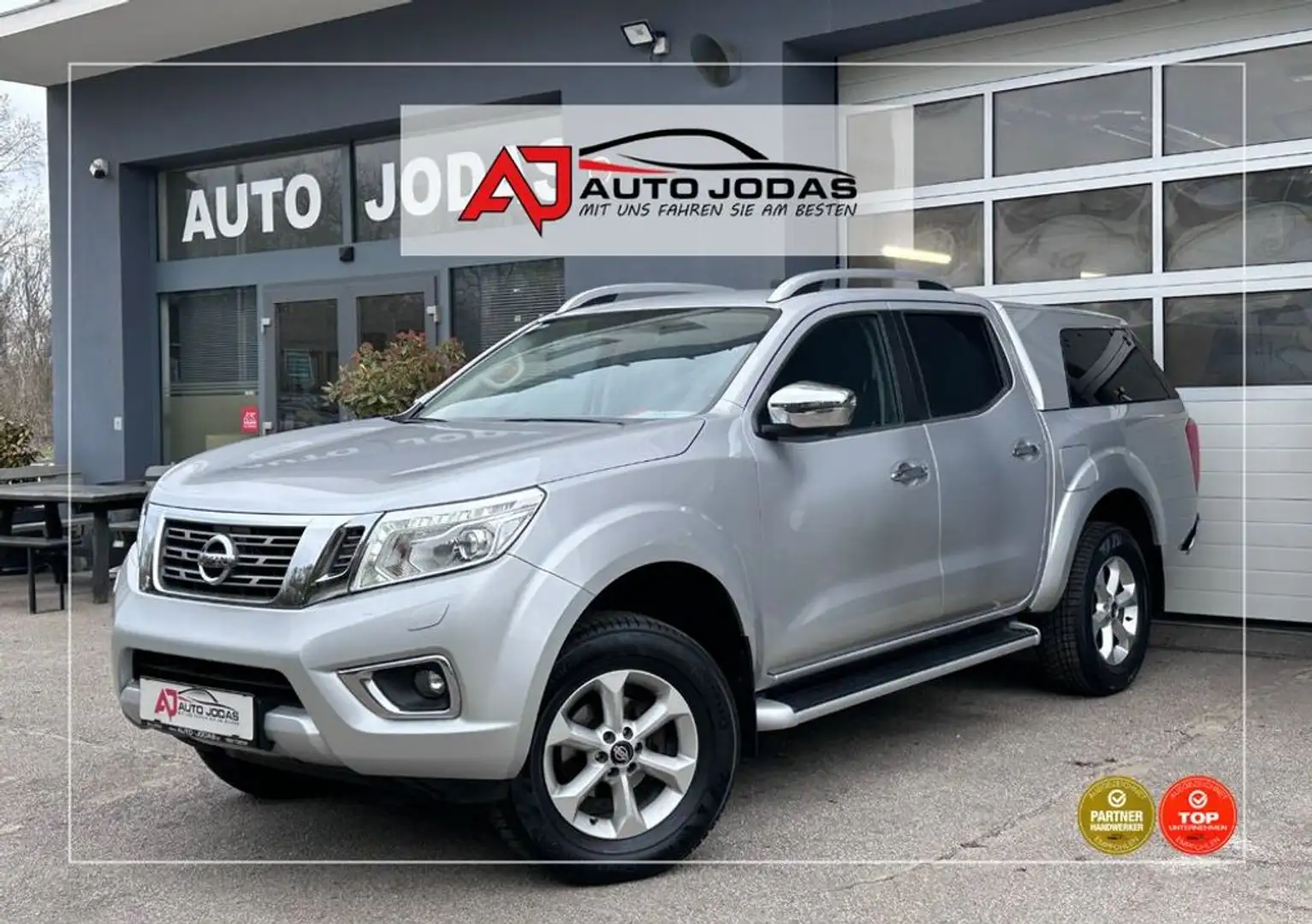Nissan Navara NP300 N-Connecta DK 4x4 **360°/Keyless-Go** Silber - 1