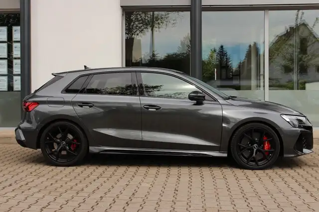 Audi RS3 view 4