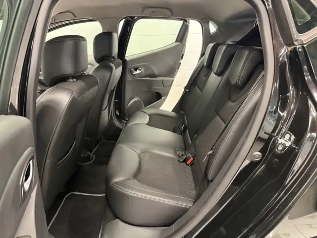 Renault Clio view 15