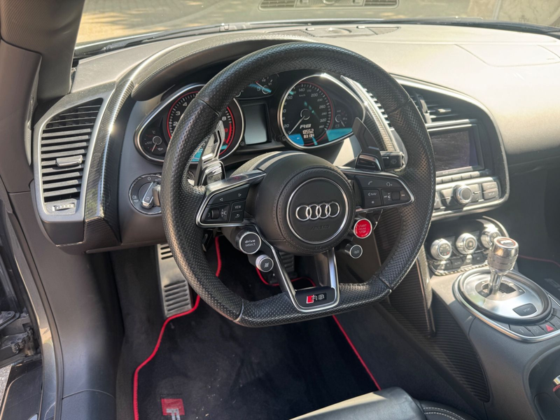 Audi R8 Spyder 5.2 FSI quattro — photo 13