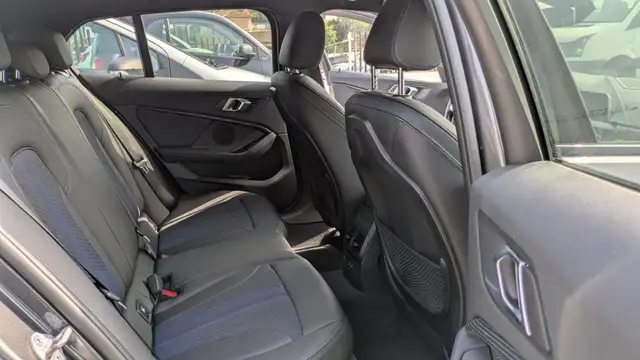 BMW 1 Series view 14