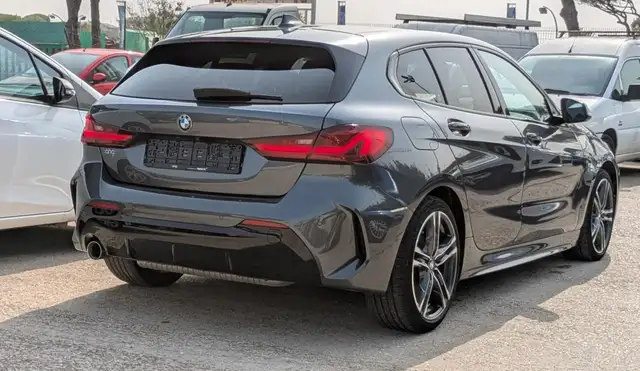 BMW 1 Series view 3