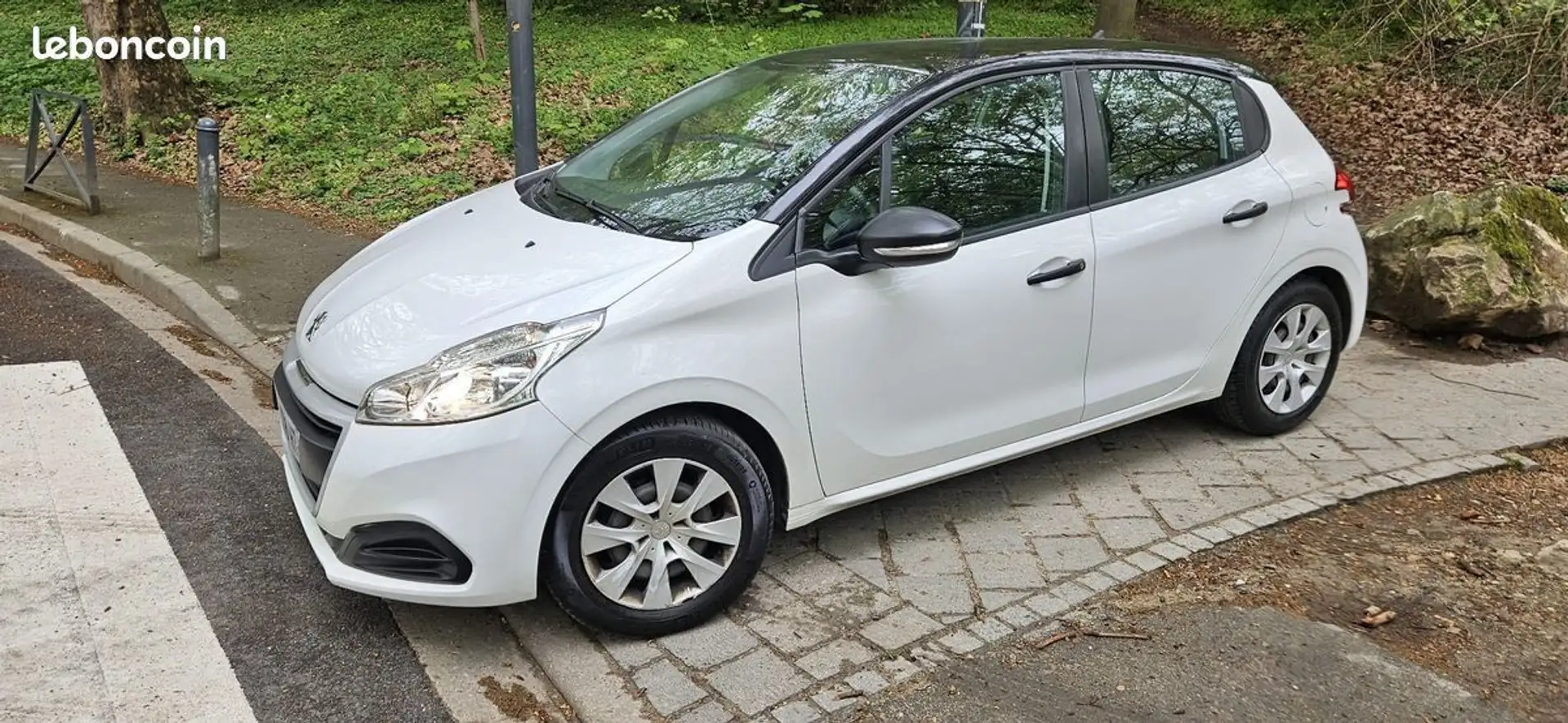 Peugeot 208 Blanc - 2