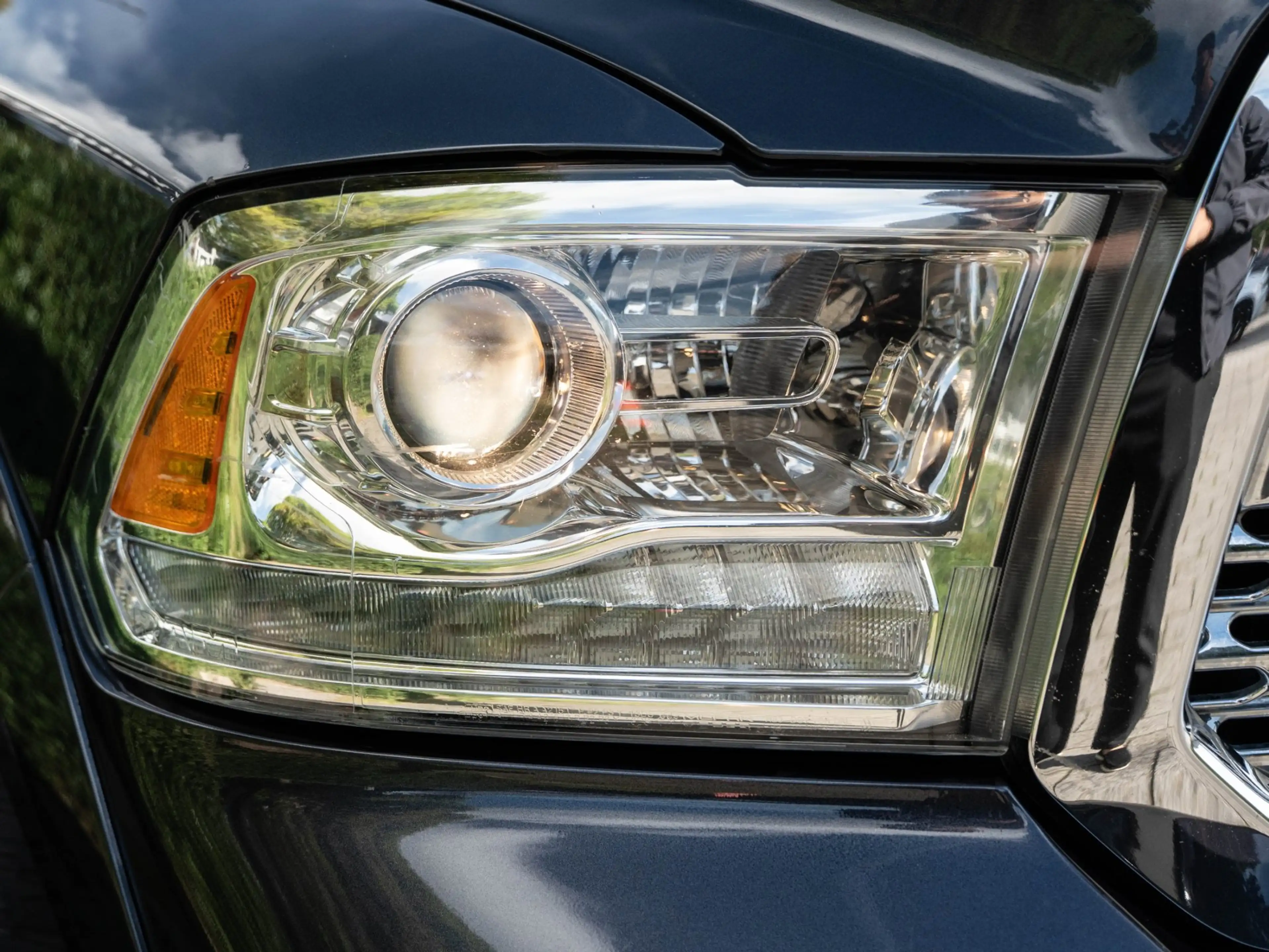 Dodge RAM 1500 5.7 V8 4x4 CREW Cab 6'4 Sport | 300 L TANK | — photo 14