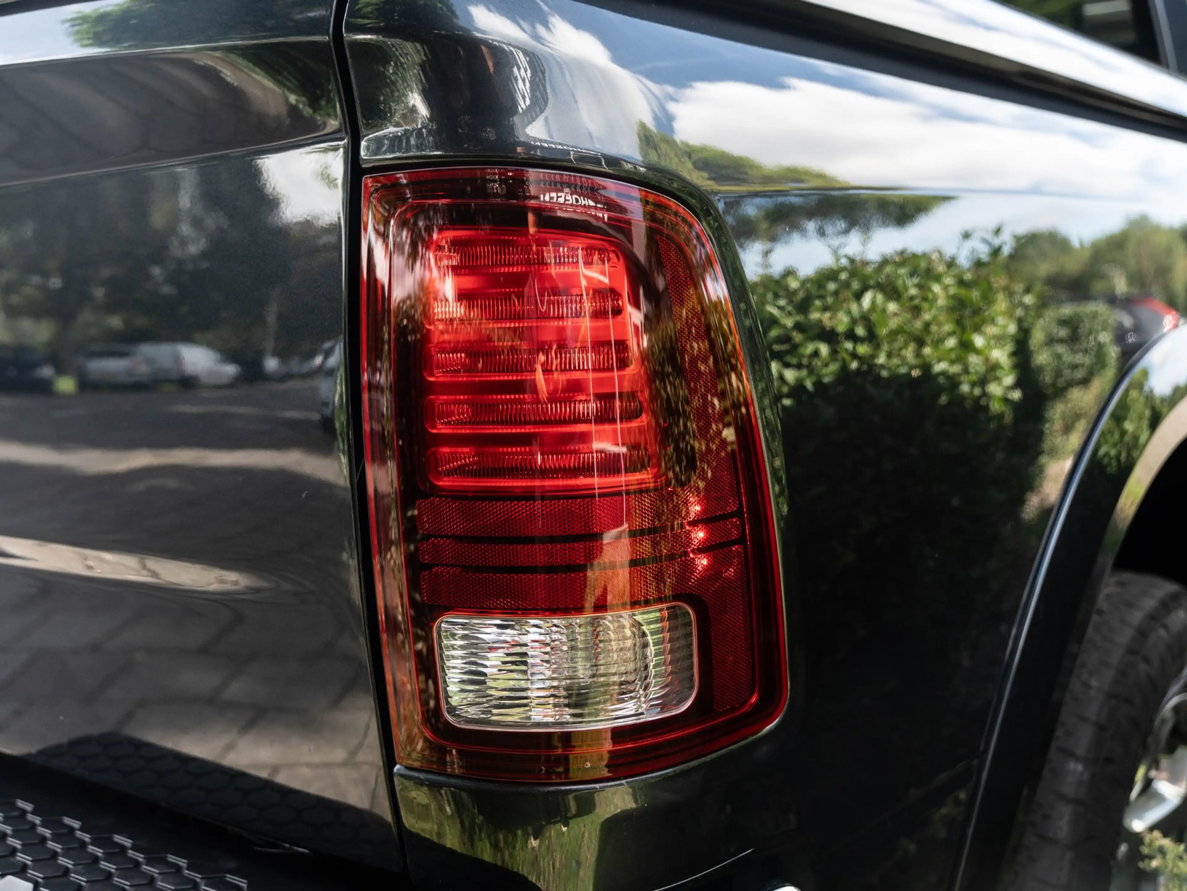 Dodge RAM 1500 5.7 V8 4x4 CREW Cab 6'4 Sport | 300 L TANK | — photo 15