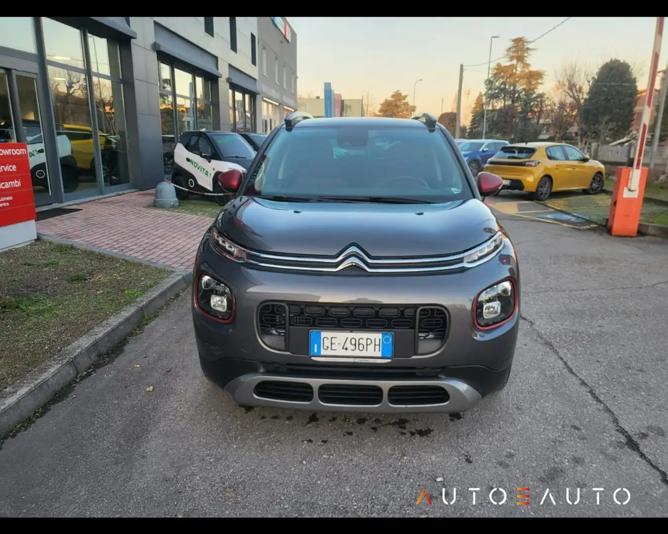 Citroen C3 Aircross 1.2 puretech Shine Pack s&s 110cv Gri - 2