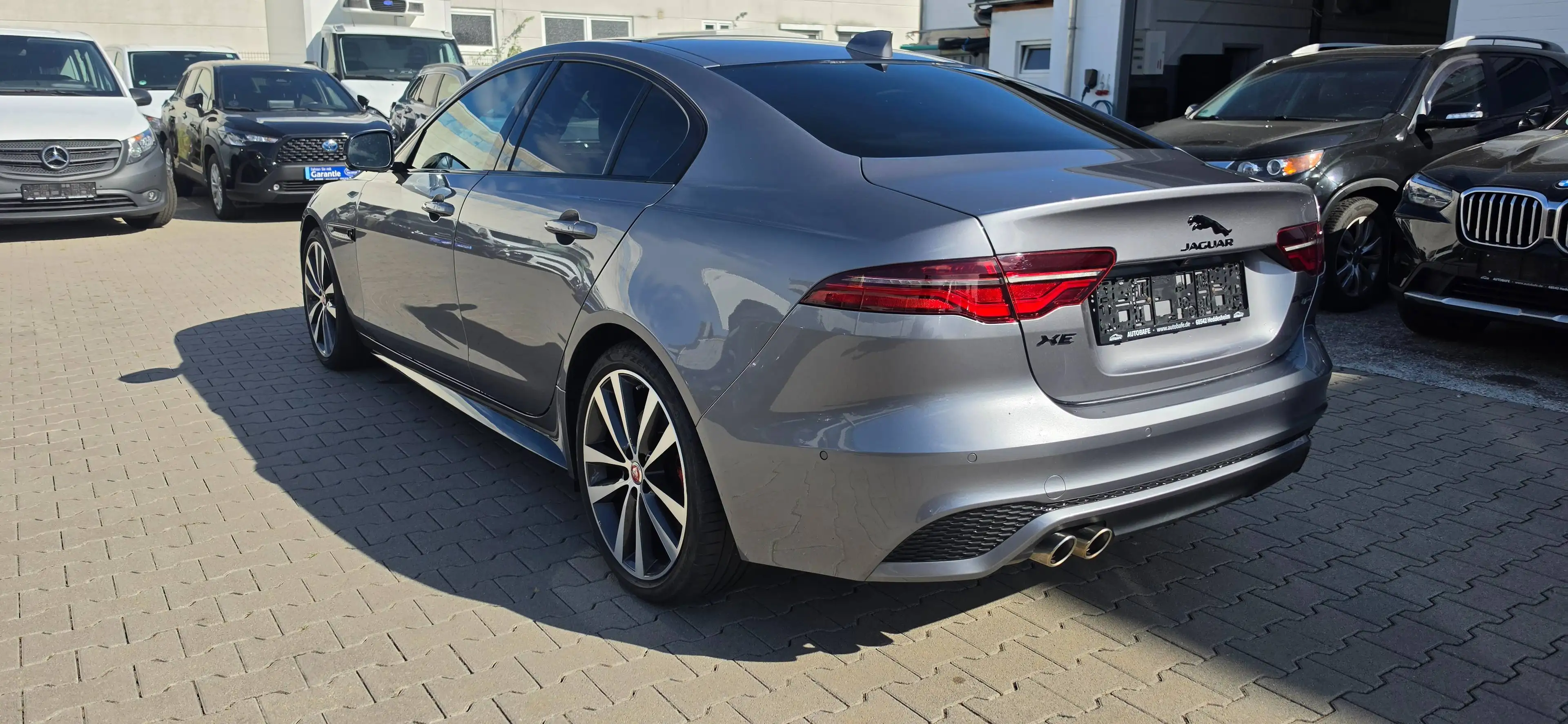 Jaguar XE R-Dynamic Black AWD 360Kamera*NAVI*LED*ACC*SZH — photo 6