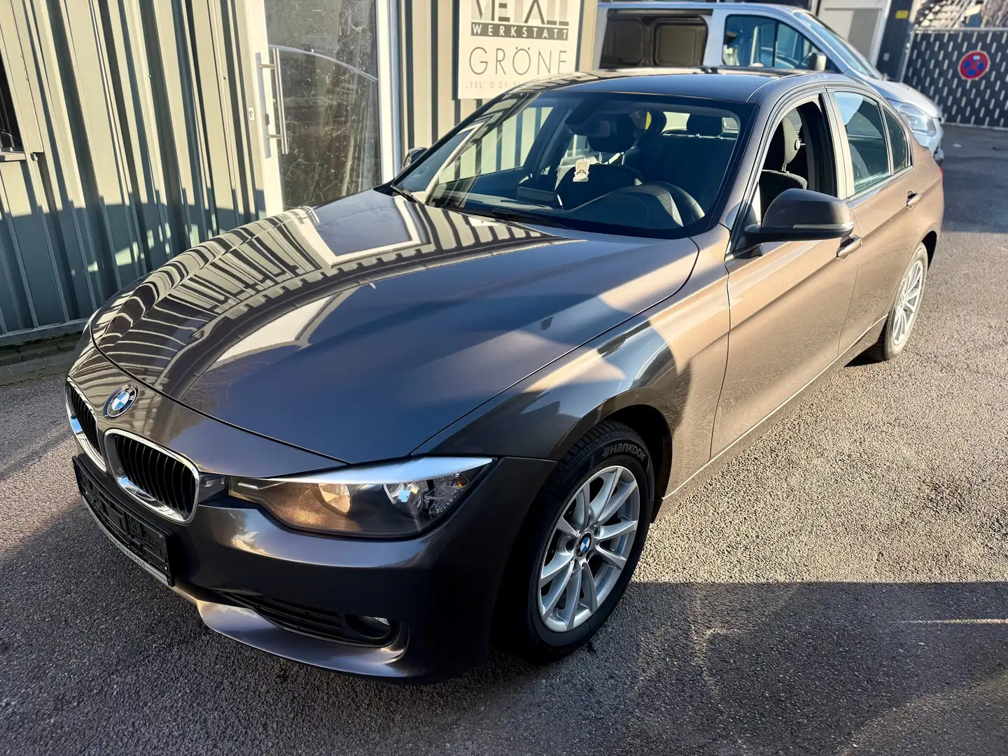 BMW 316 i Automatik PDC Sitzheizung TÜV+SERVICE NEU Braun - 1