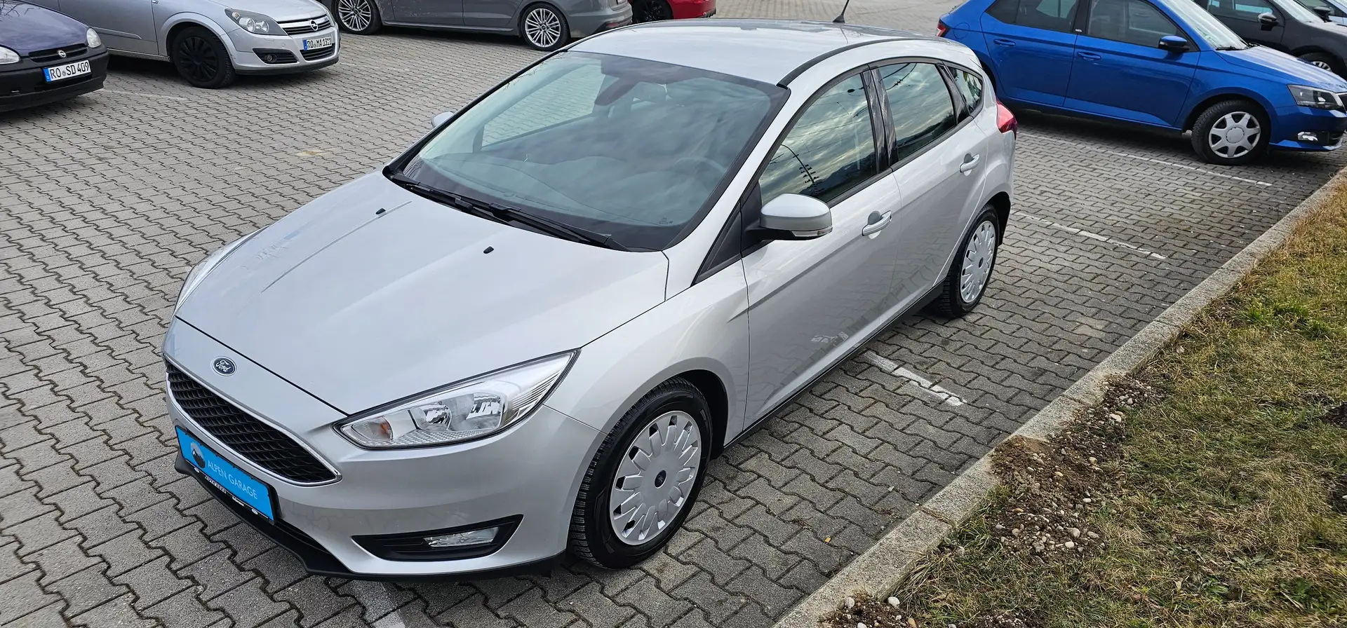 Ford Focus Lim.*1.5 TDCi*Navi*Klima*PDC*Tempo*SHZ*MFL*8-fach* Argent - 2