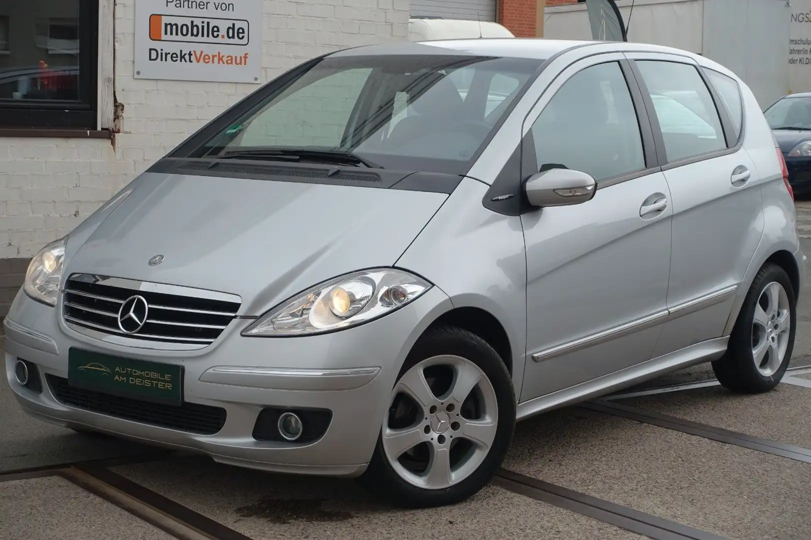 Mercedes-Benz A 170 //AUTOMATIK//AVANTGARDE//TÜV+SER.// Plateado - 2
