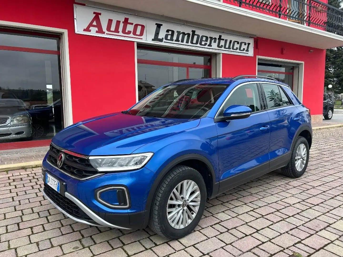Volkswagen T-Roc 2.0 TDI SCR 150 CV DSG Life Bleu - 1