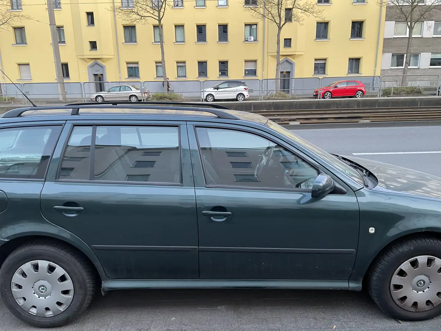 Skoda Octavia Combi 1.6 Ambiente - 2