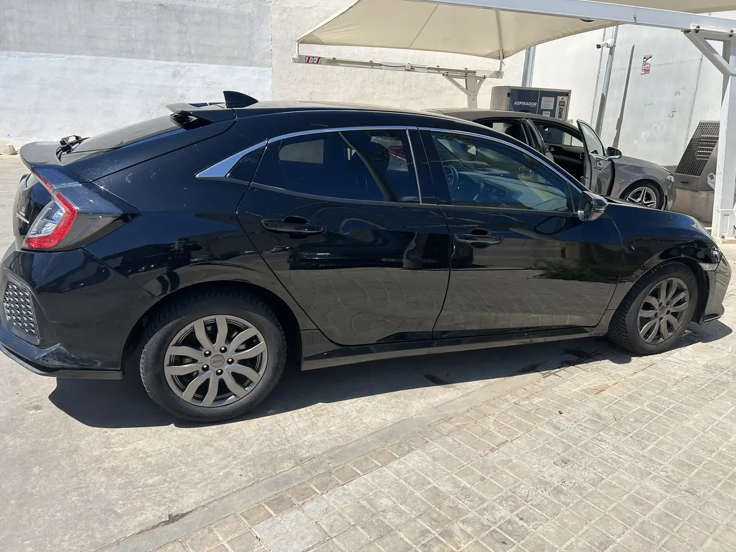 Honda Civic 1.0 VTEC Turbo Elegance Navi - 1