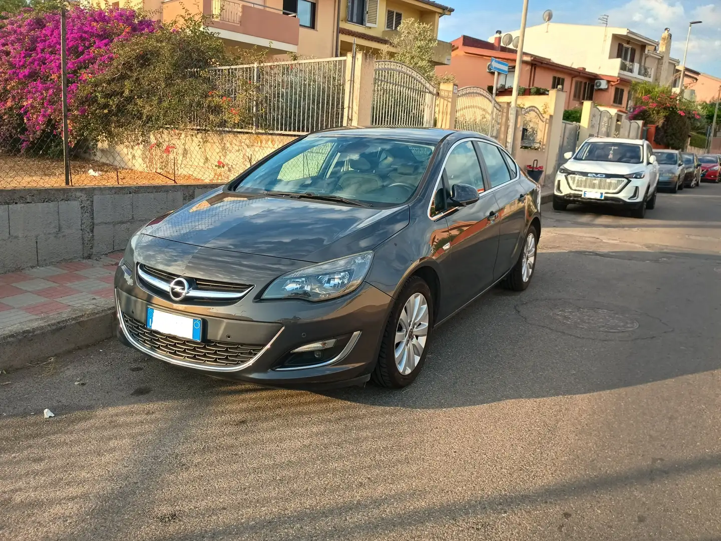 Opel Astra Astra Sedan 1.7 cdti Cosmo 110cv - 2
