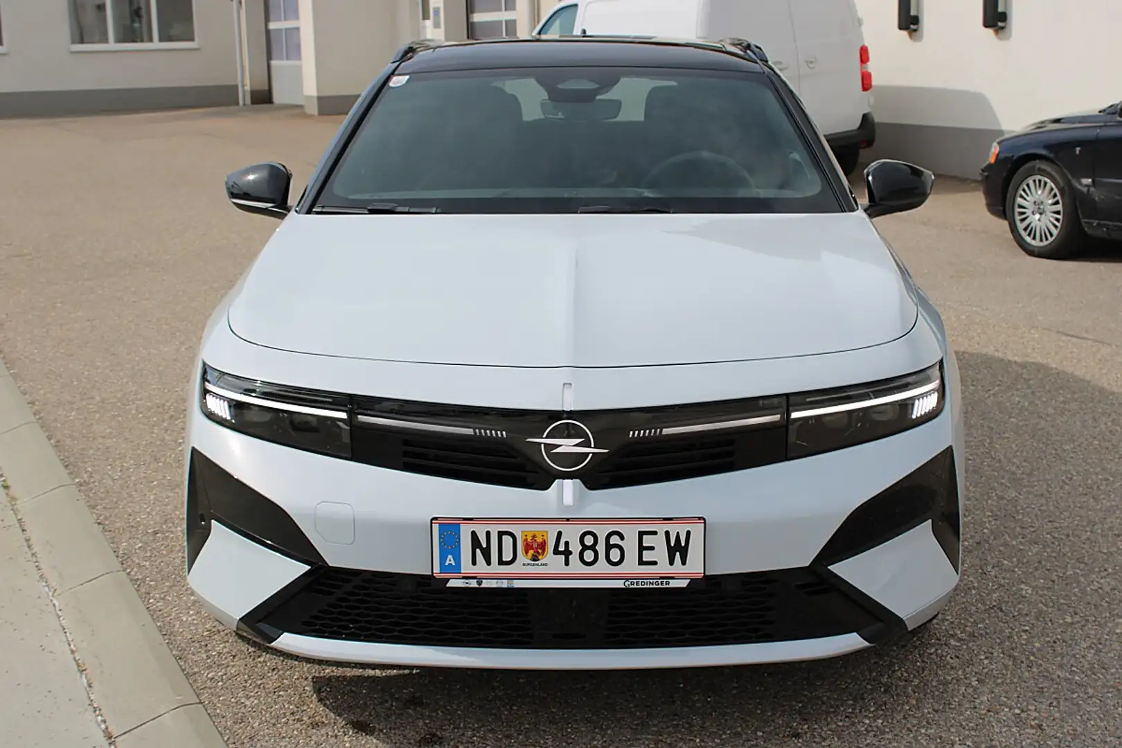 Opel Astra ST 1.6 Turbo PHEV Ultimate Aut. Weiß - 2