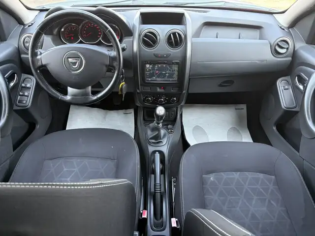 Dacia Duster view 11