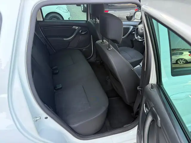 Dacia Duster view 10