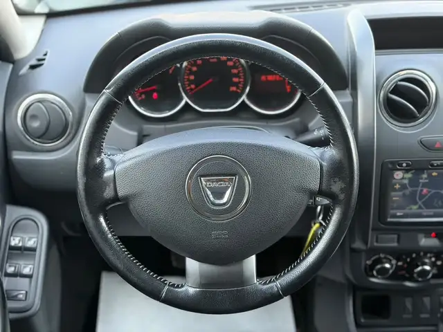 Dacia Duster view 12