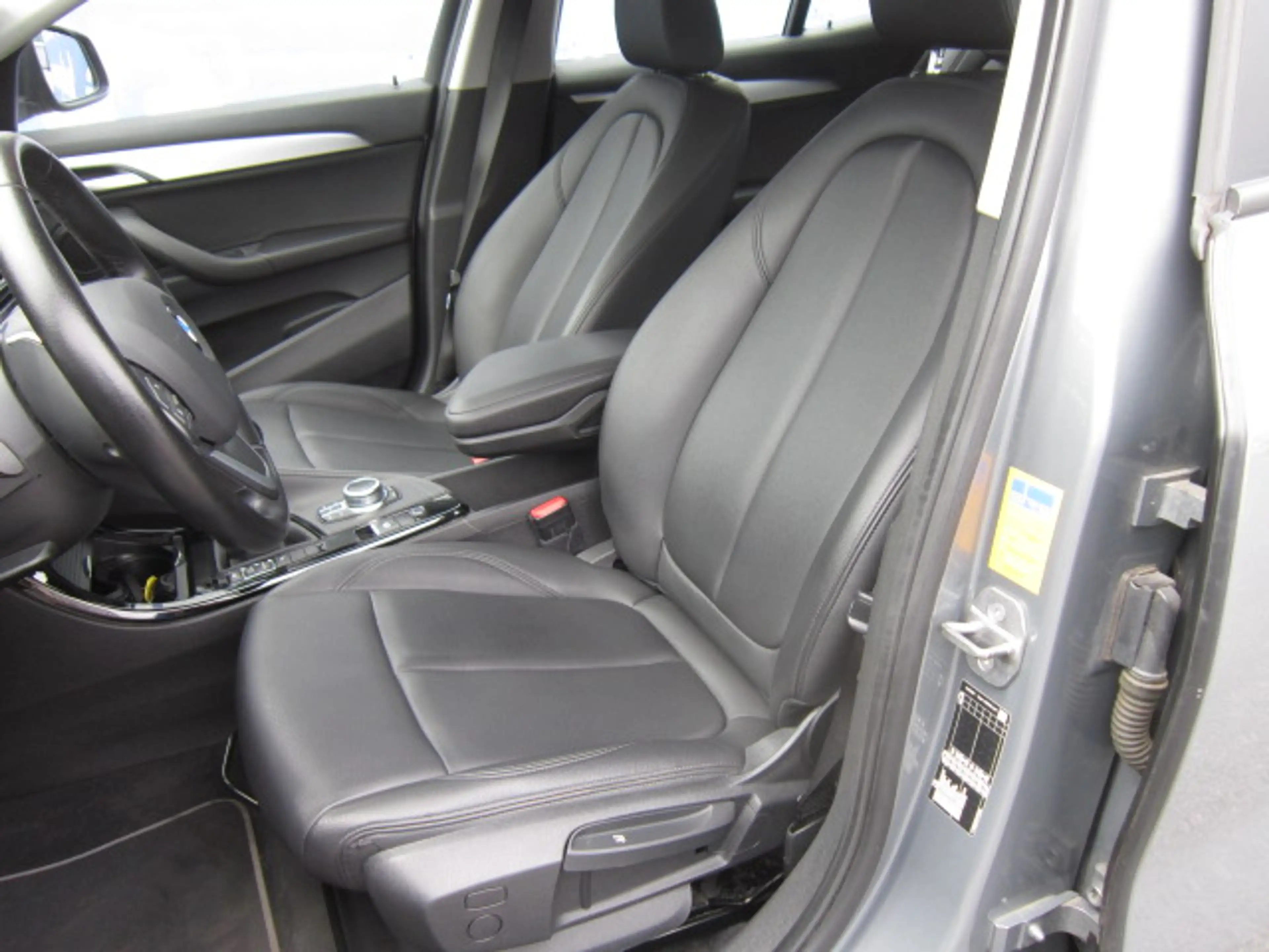 BMW X2 1.8i sDrive PROF NAVI + LEDER + KOPLAMP LED + DAB — photo 10