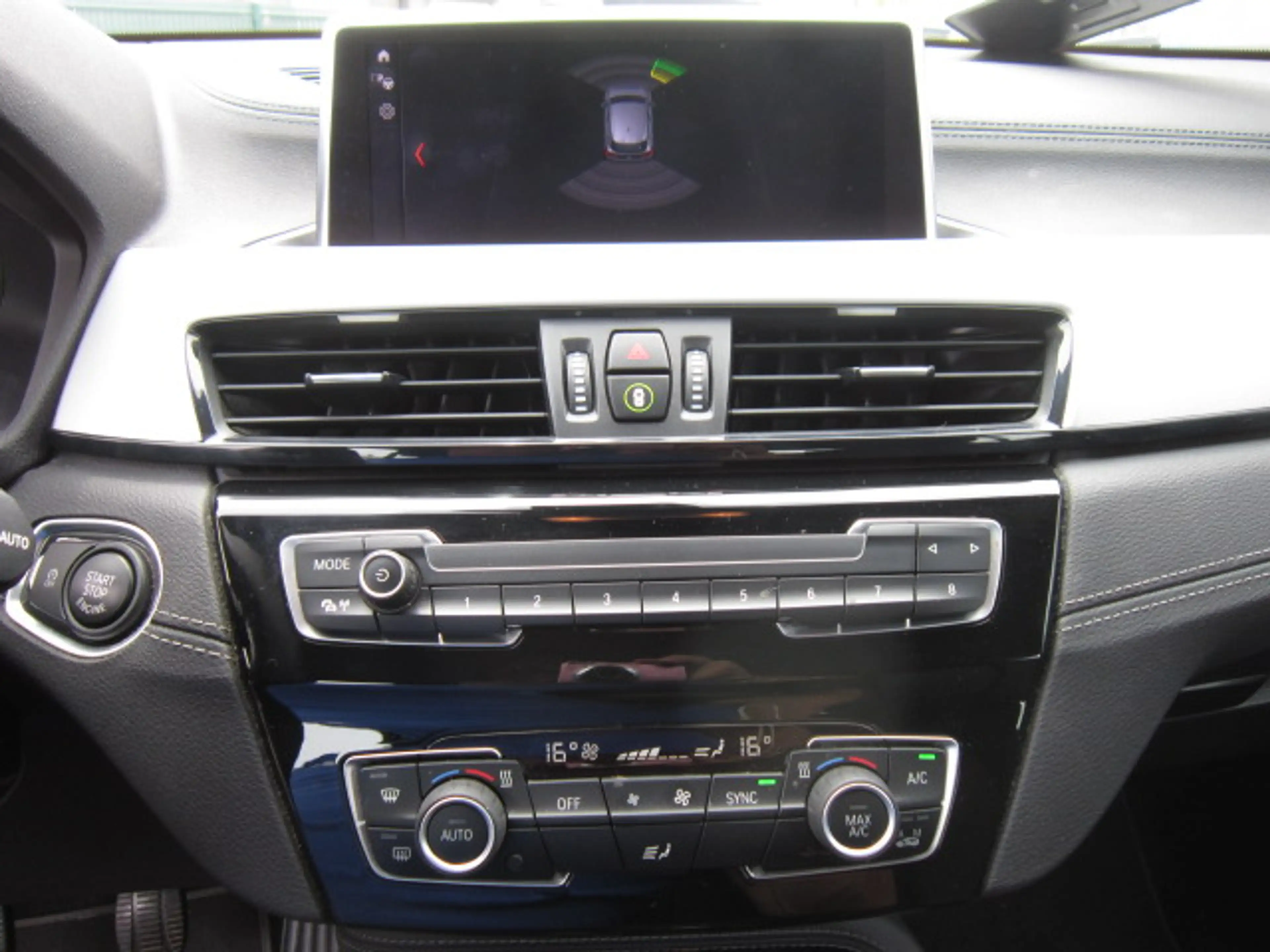 BMW X2 1.8i sDrive PROF NAVI + LEDER + KOPLAMP LED + DAB — photo 12