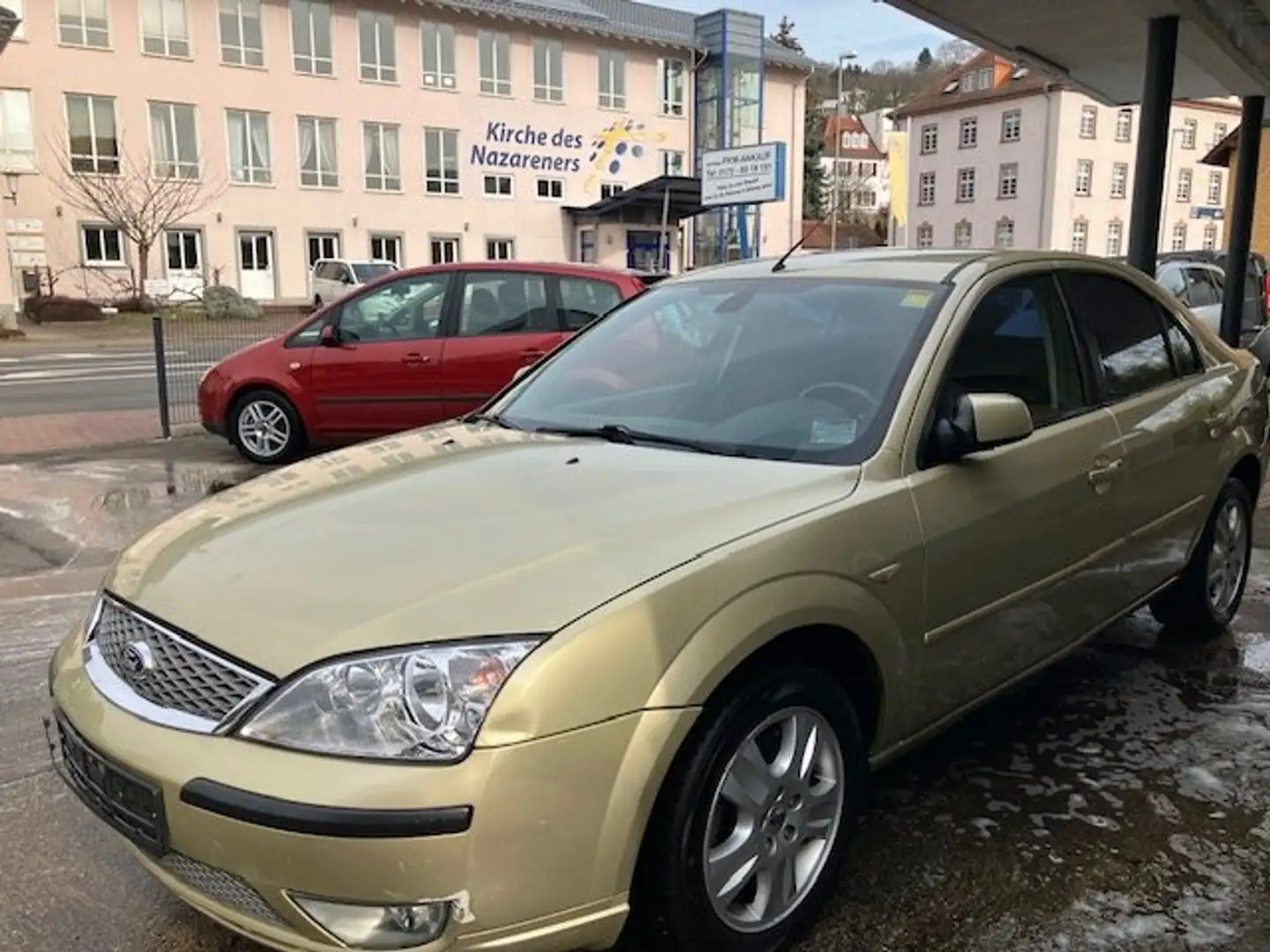 Ford Mondeo Futura X Beige - 1