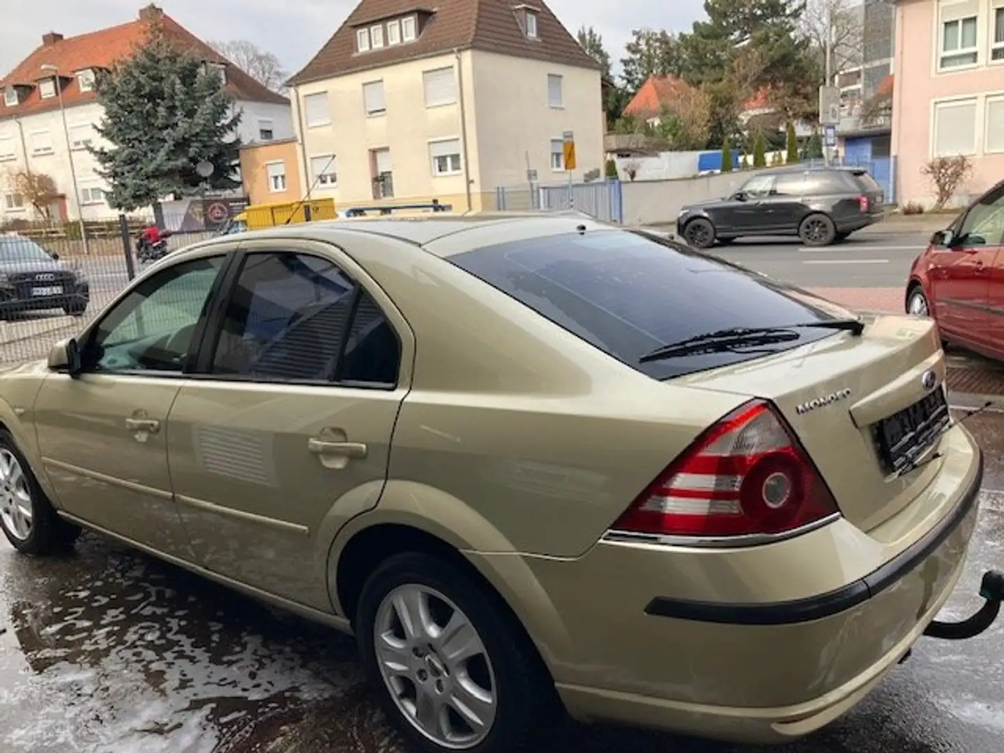 Ford Mondeo Futura X Beige - 2