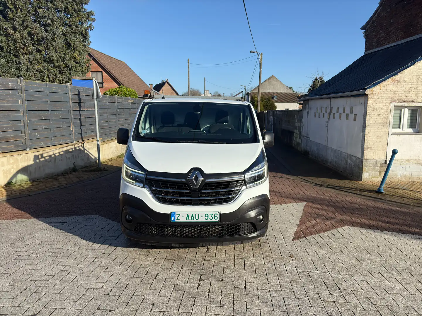 Renault Trafic 2.0 dCi2,7T L1H1 13.000 HTVA /Clim/Gps/Led/3Places Wit - 2
